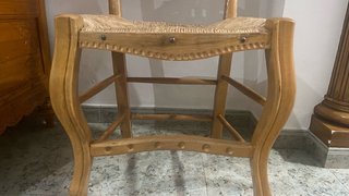 Silla de madera de olivo