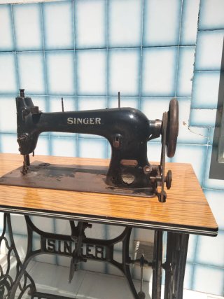 Máquina de coser Singer antigua