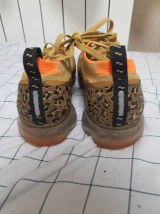Nike Vapormax Talla 43 Dorado Naranja