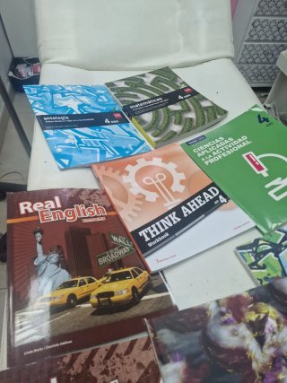 Libros de 4 eso de diferentes materias y editorial