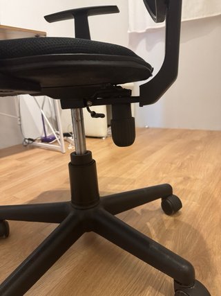 Silla de oficina con ruedas en buen estado