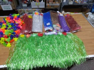 Lote 12 Faldas Hawaianas + Collares Flores