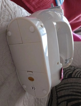 Máquina de coser Genius con doble hilo
