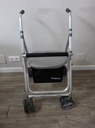 Andador y silla de ruedas 2 en 1