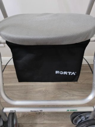 Andador y silla de ruedas 2 en 1