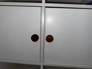 Estantería modular blanca con puertas