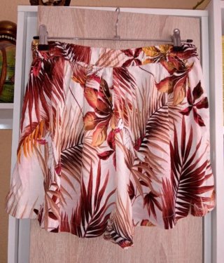 (L) Pantalón corto estampado tropical de Mango