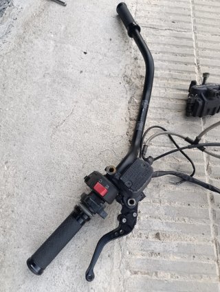 Manillar, puño y freno Ducati Monster 620