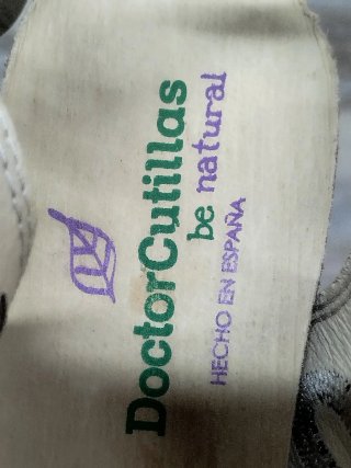 Sandalias con tacón marrón charol talla 37
