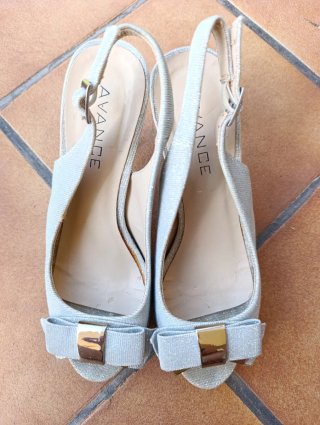 Sandalias tacón plateadas Avance Talla 36