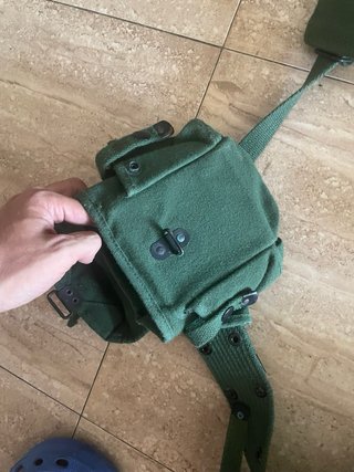 Trinchas militares antiguas ejército verde