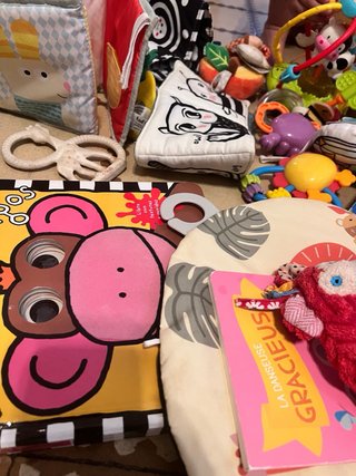 Lote Juguetes y Libros Bebé