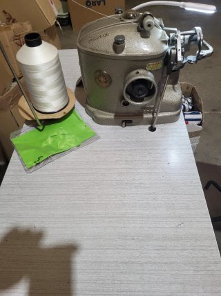 Máquina de coser industrial Strobel