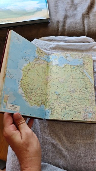 Atlas Geográfico Vintage - Editorial Cantábrica