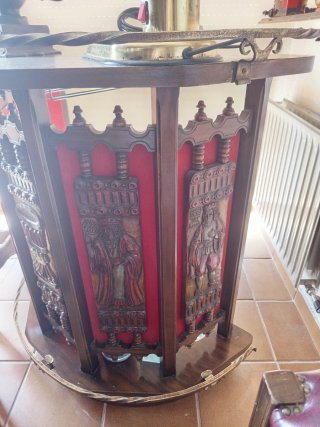 Mueble Bar Antiguo Madera y tres taburetes
