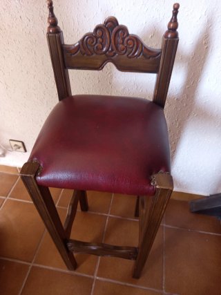 Mueble Bar Antiguo Madera y tres taburetes