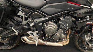 Triumph Tiger Sport 660 versión 2022-2025 Negra