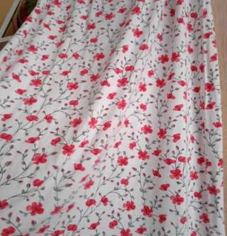 (L) Falda corta estampada flores roja y blanca