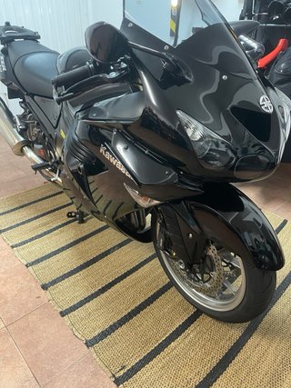 Kawasaki ZZR 1400 Negra