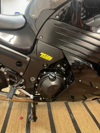 Kawasaki ZZR 1400 Negra