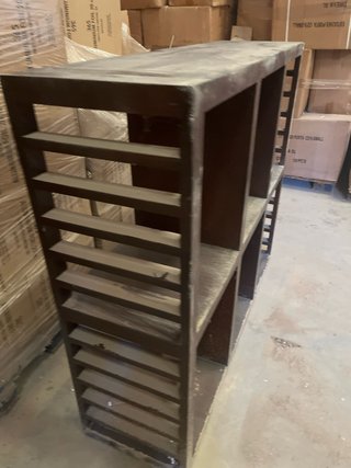 Estantería de madera oscura 140 x 121 x 40