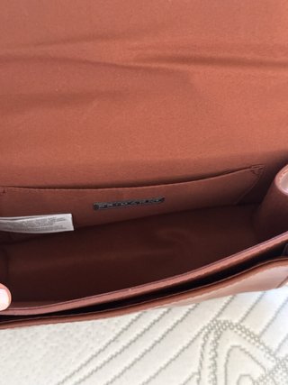 Bolso Primark marrón con detalles dorados