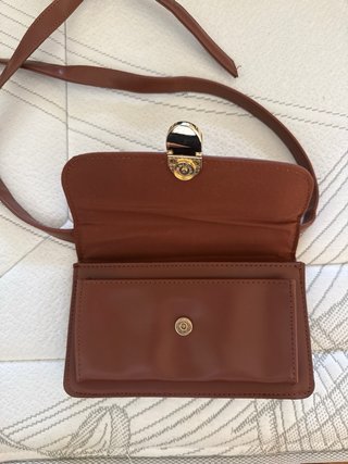 Bolso Primark marrón con detalles dorados