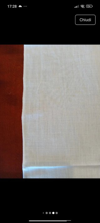Due Tende corte per finestre in lino