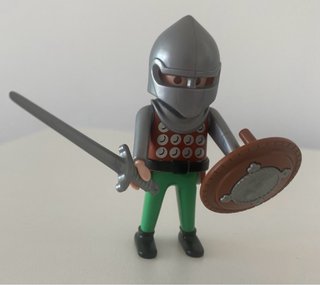 Playmobil Guerrero Medieval con Espada y Escudo
