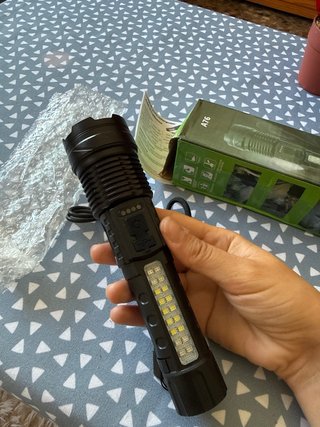 Linterna LED A76 800 lúmenes recargable