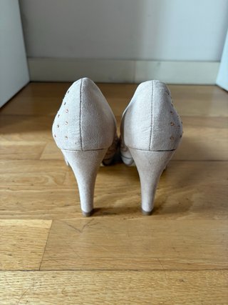 Zapatos tacón beige con brillos