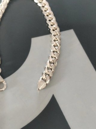 Pulsera de plata para hombre nueva.