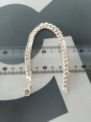 Pulsera de plata para hombre nueva.