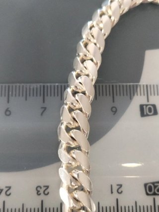 Pulsera de plata para hombre nueva.
