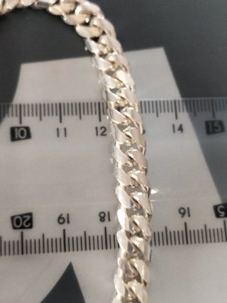 Pulsera de plata para hombre nueva.