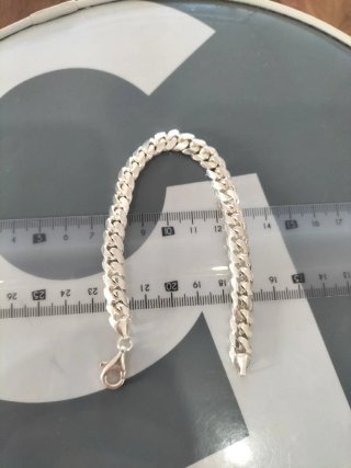 Pulsera de plata para hombre nueva.