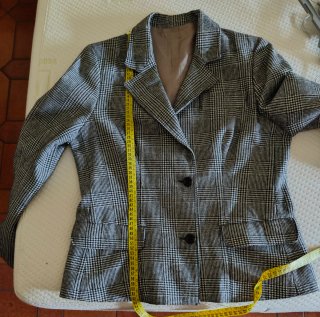 Traje de chaqueta y falda a cuadros