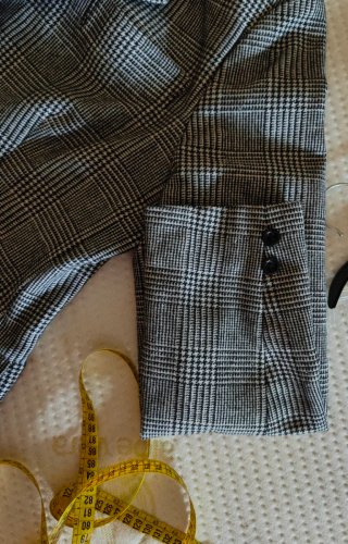 Traje de chaqueta y falda a cuadros