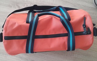 Bolso impermeable Herschel,ideal viaje o deportes.