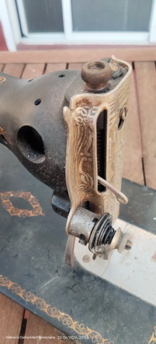 Máquina de coser Singer antigua