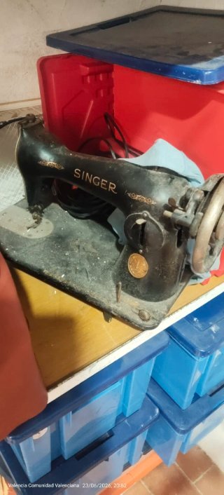 Máquina de coser Singer antigua