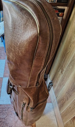 Saco de golf Taylor Made con palos Yamaha