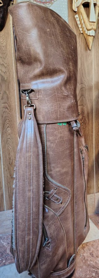 Saco de golf Taylor Made con palos Yamaha