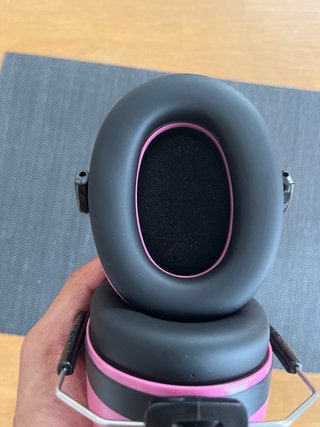 Cascos protectores ruido rosas