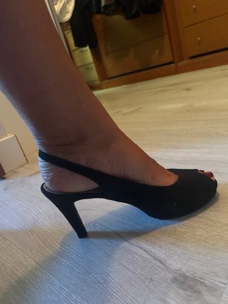Zapatos de tacón negros peep toe