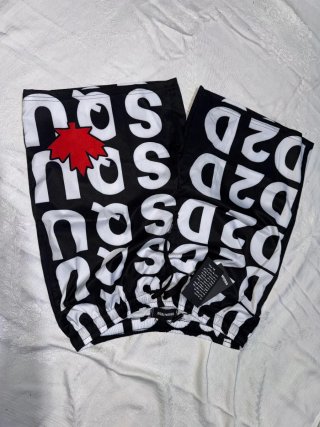 DSQUARED2 Pantaloncini Logo Foglia Rossa