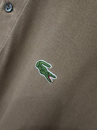 Polo Lacoste Marrón talla M slim fit