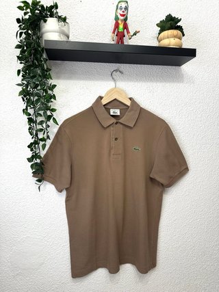 Polo Lacoste Marrón talla M slim fit