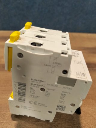 Interruptor Magnetotérmico Schneider Acti9 32A 3P