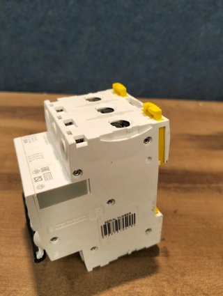 Interruptor Magnetotérmico Schneider Acti9 32A 3P